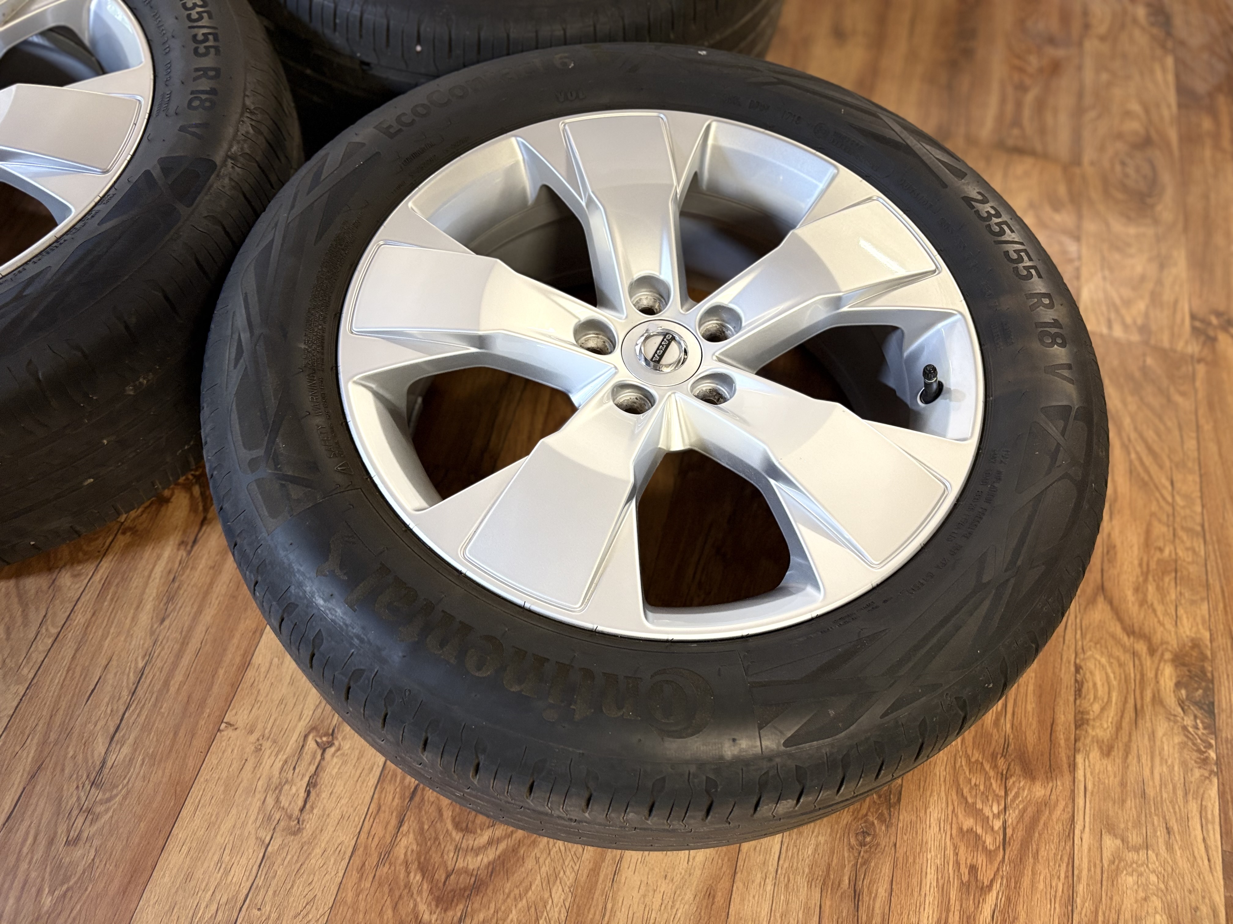 Volvo XC40 - Photo 2