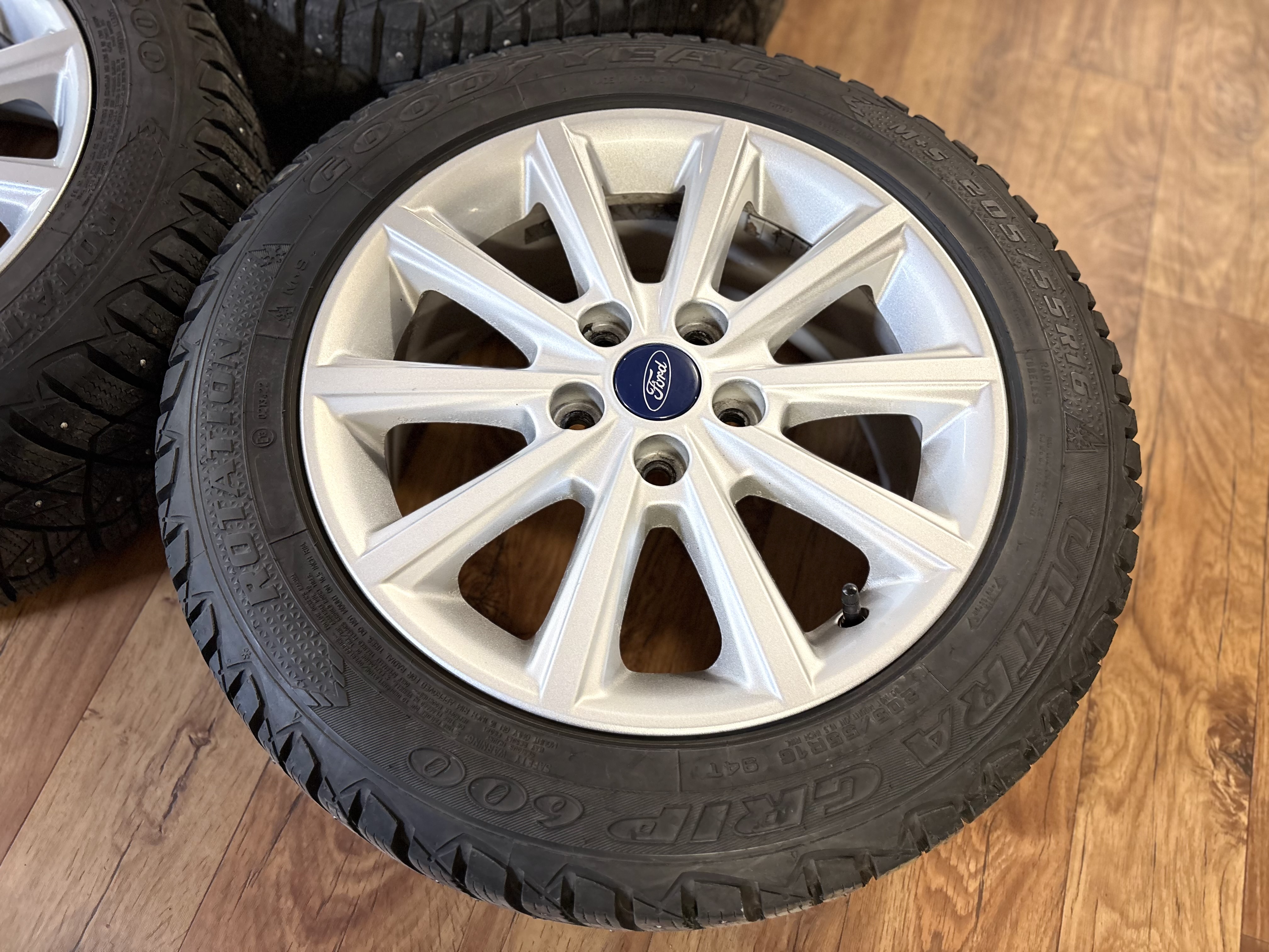 Ford R16 - Photo 2