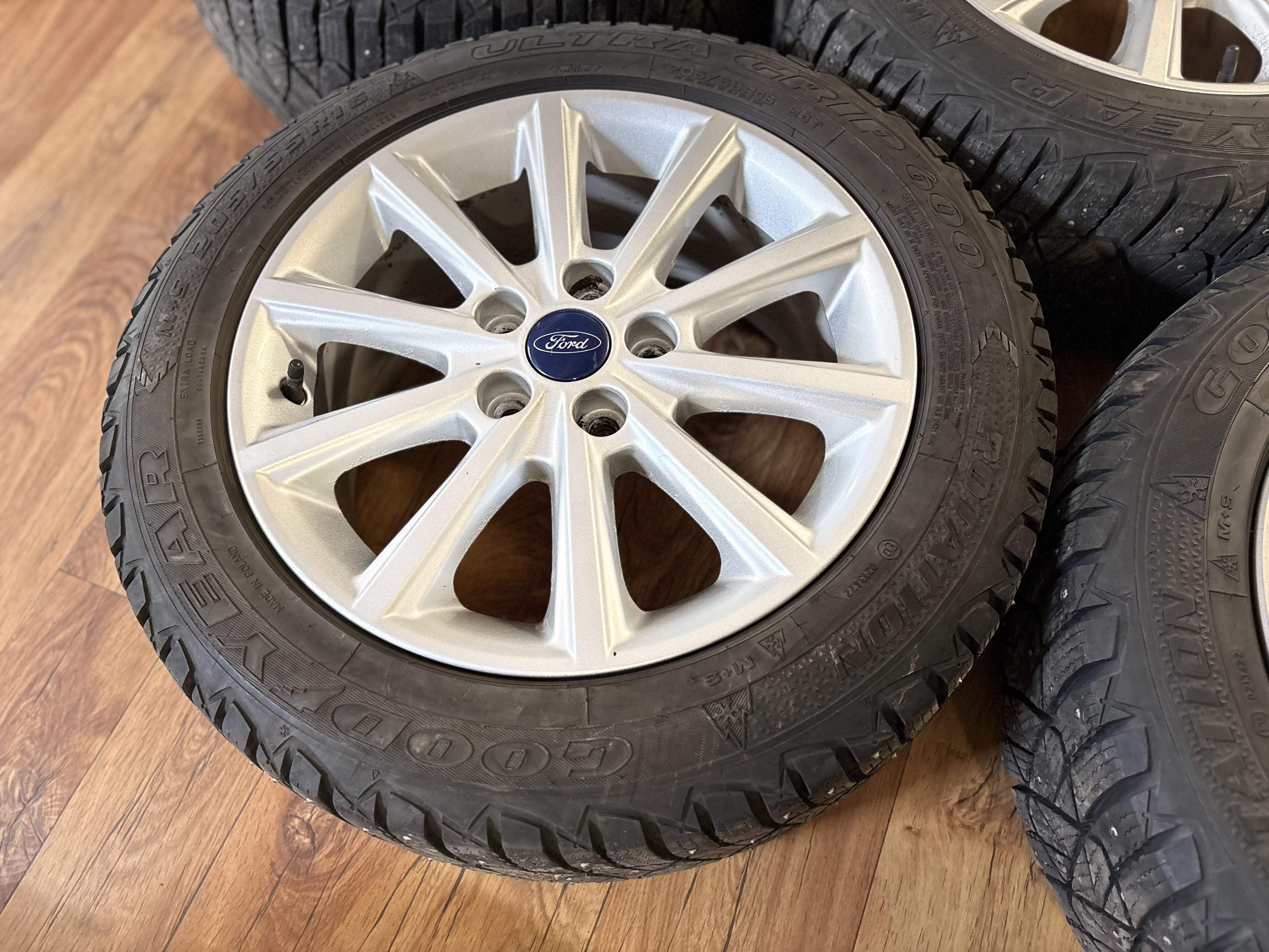 Ford R16 - Photo 3