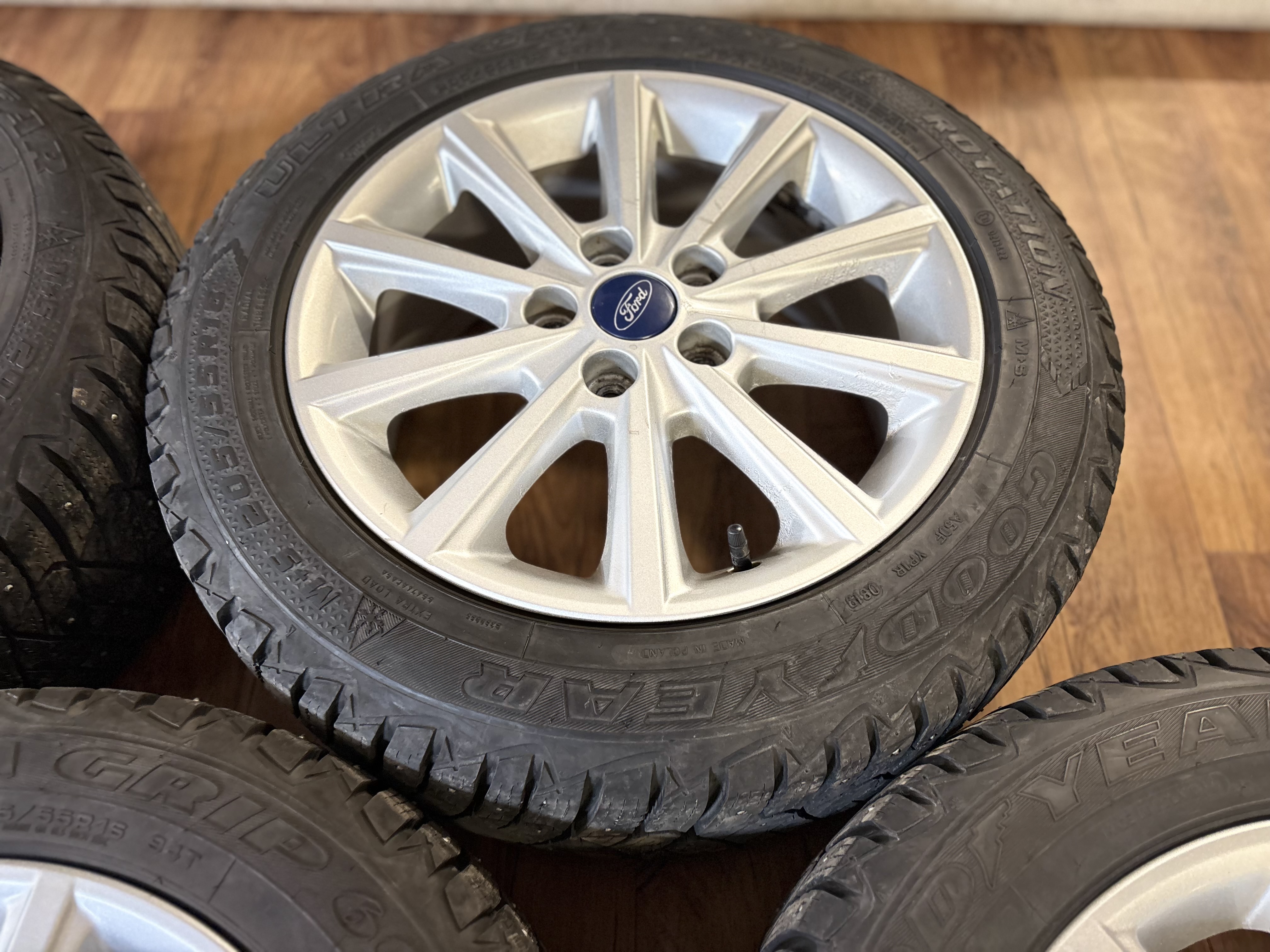 Ford R16 - Photo 4