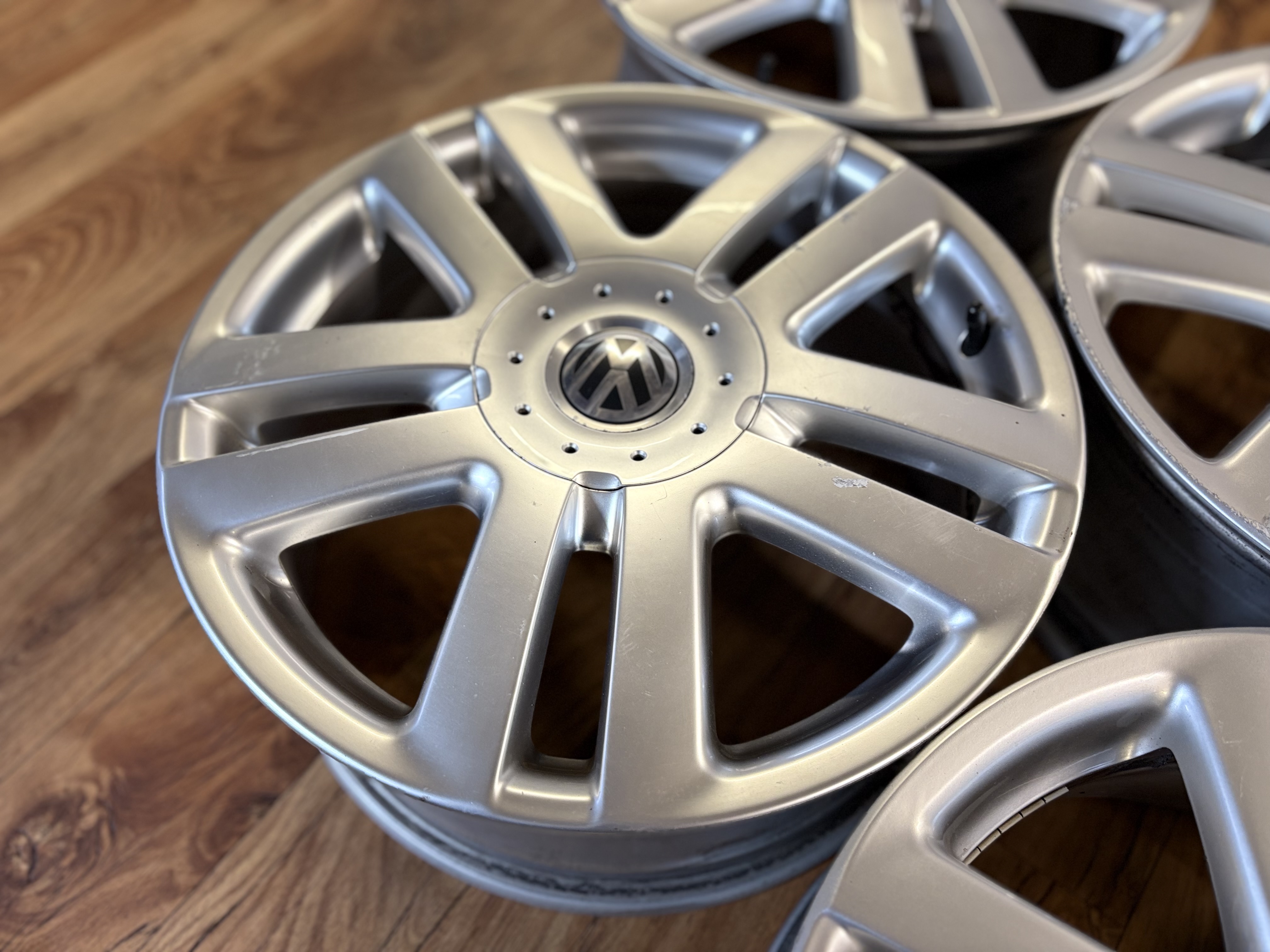 VW R17 - Photo 3