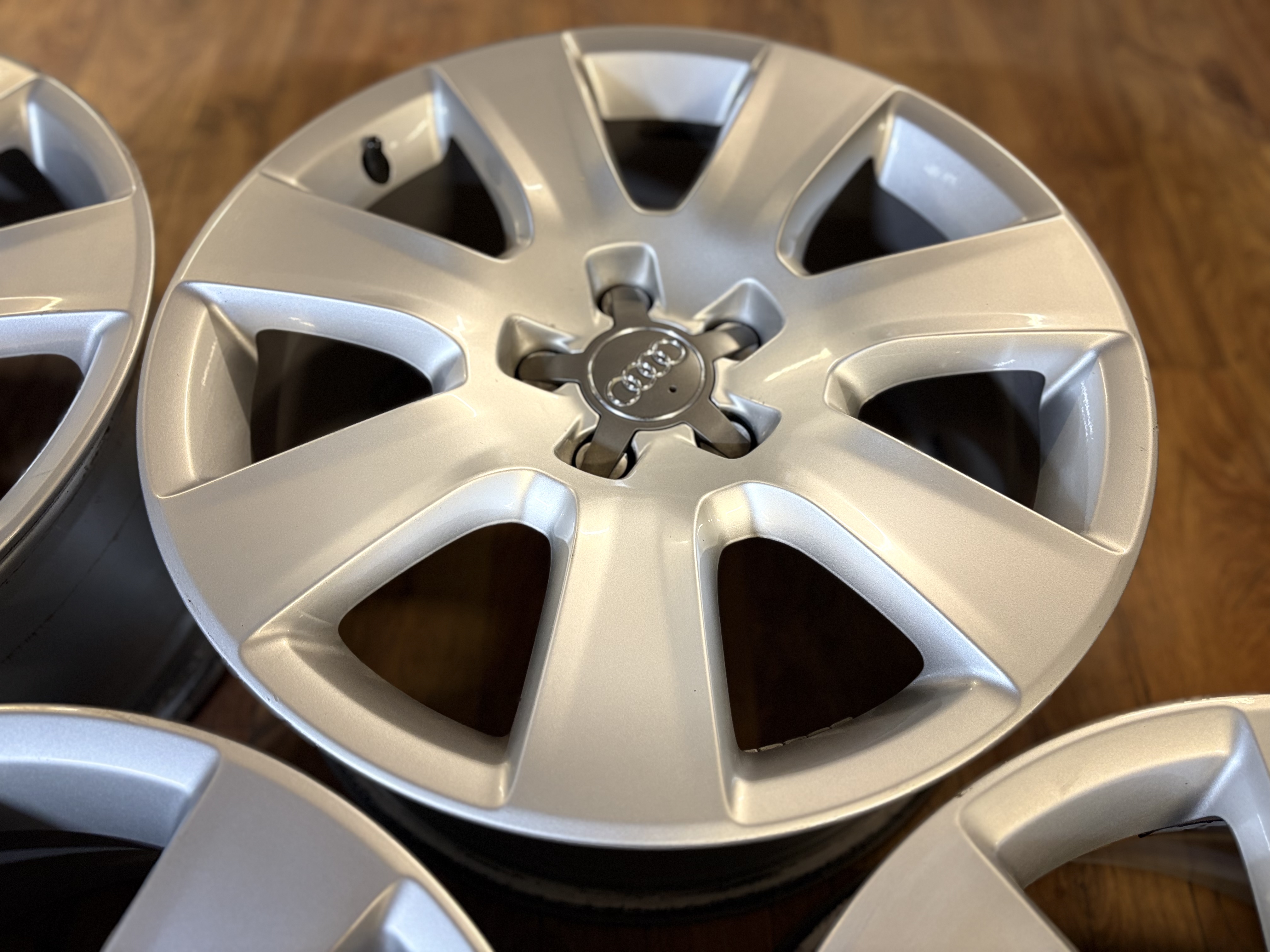 Audi A8 - Photo 4