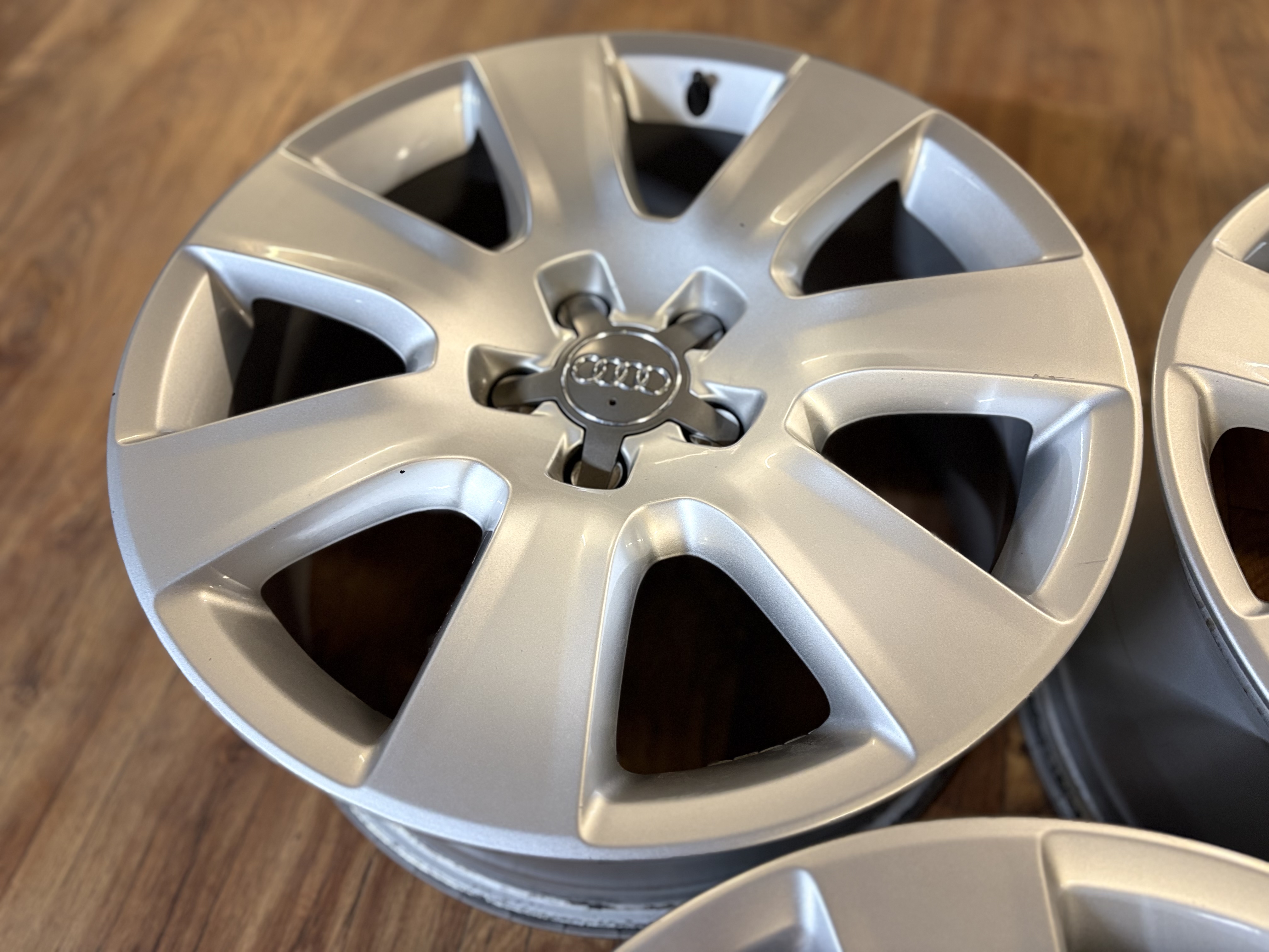 Audi A8 - Photo 5