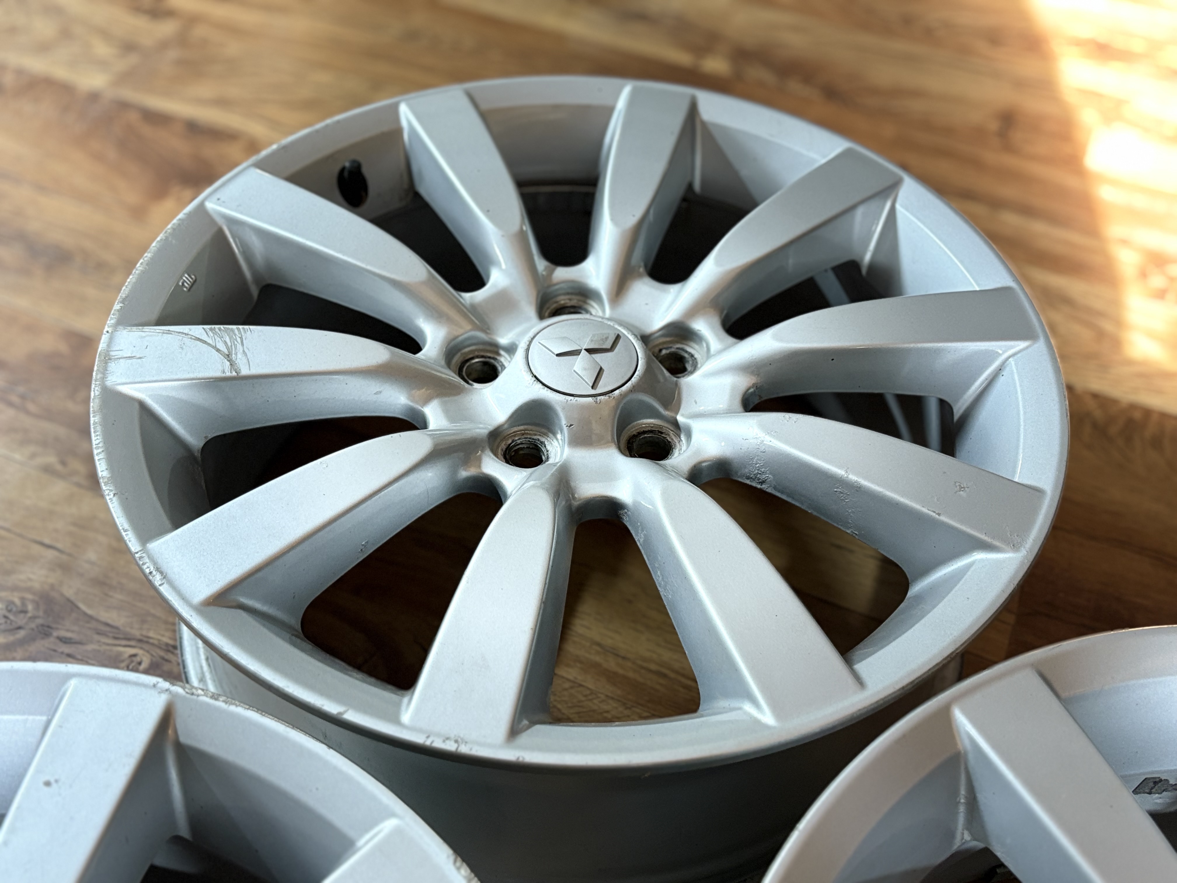 Mitsubishi - Photo 5